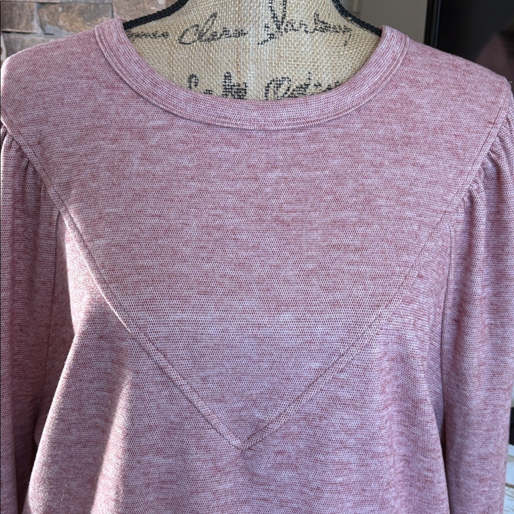 Evereve Kylar pleated sleeve pullover long sleeve sweatshirt rose pink soft - Picture 5 of 16